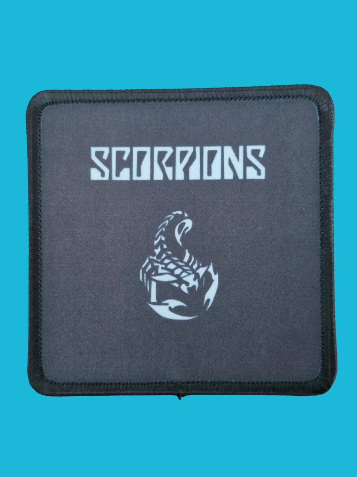 Patch Scorpions - Logo sur fond noir - Imprimé - Carré de 7,5 x 7,5 centimètres